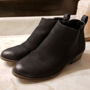 ***SOLD*** Ankle Booties